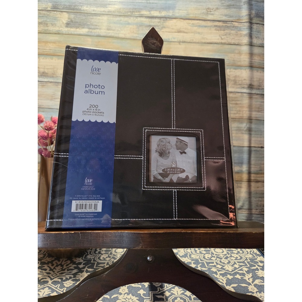 Love‎ Nicole Black Faux Leather Photo Album 200 4x6 Pocket Sleeves